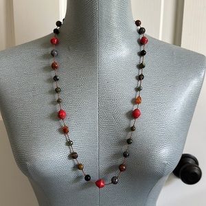 Single strand multi color necklace